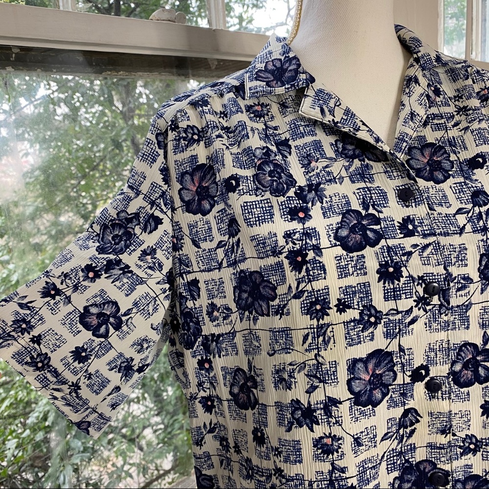 VINTAGE FLORAL BLOUSE 💙💐